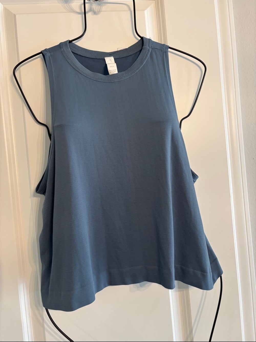 Avocado women’s Sleeveless Blue indigo cropped loose fitting Tank Top - Small